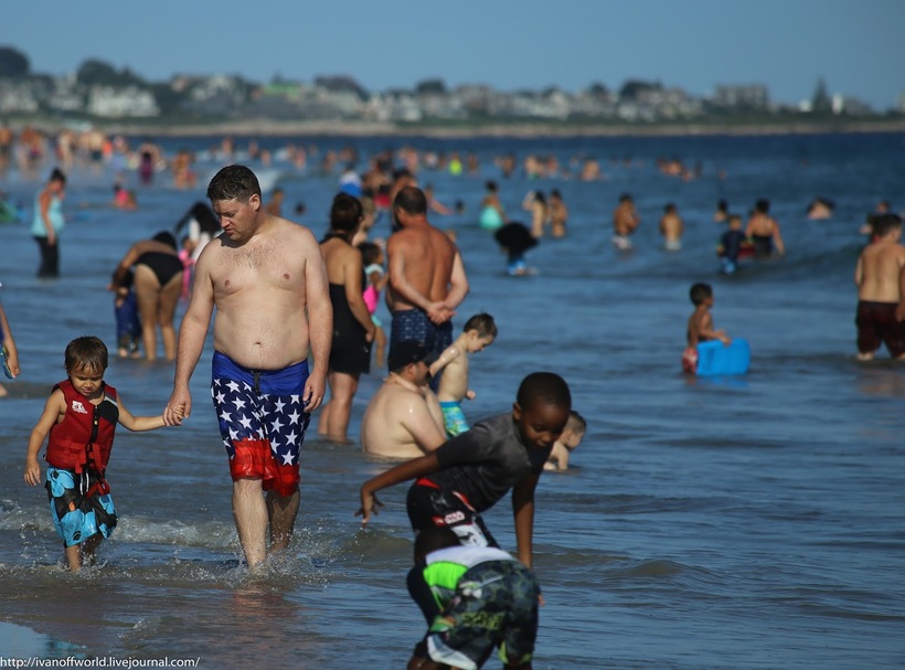 Негласные правила на американском пляже. Мода и забавы